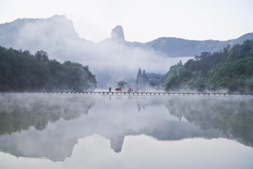 山水诗词名句经典（8首描写山水的五言绝句）