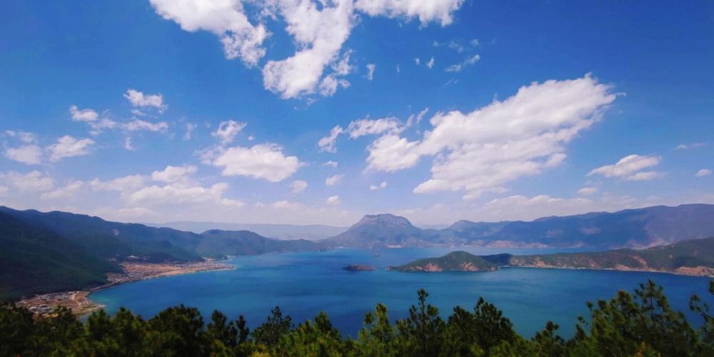 关于夏天的天气小学作文（《夏天的风景》）