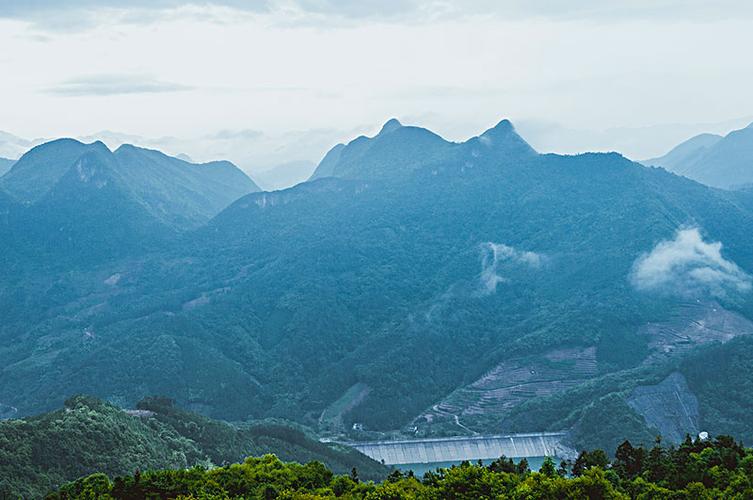 乡村的风景初中作文（《乡村的田园》）