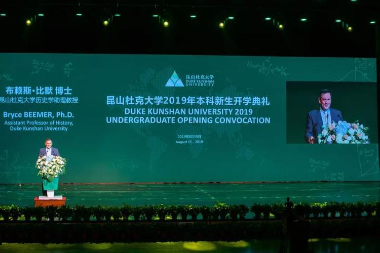 2021大学毕业寄语（留下岁月的纪念——以2023大学毕业走心好句寄语短句为主题的短句）