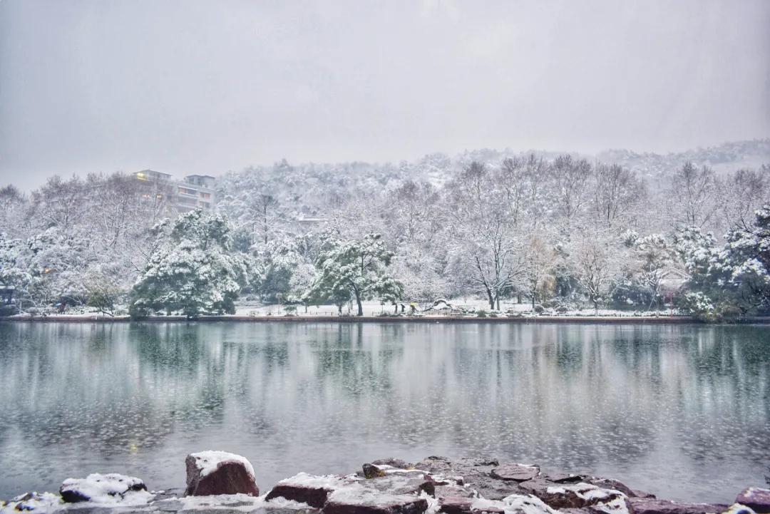 写雪唯美诗词有哪些（25句写雪的诗词）