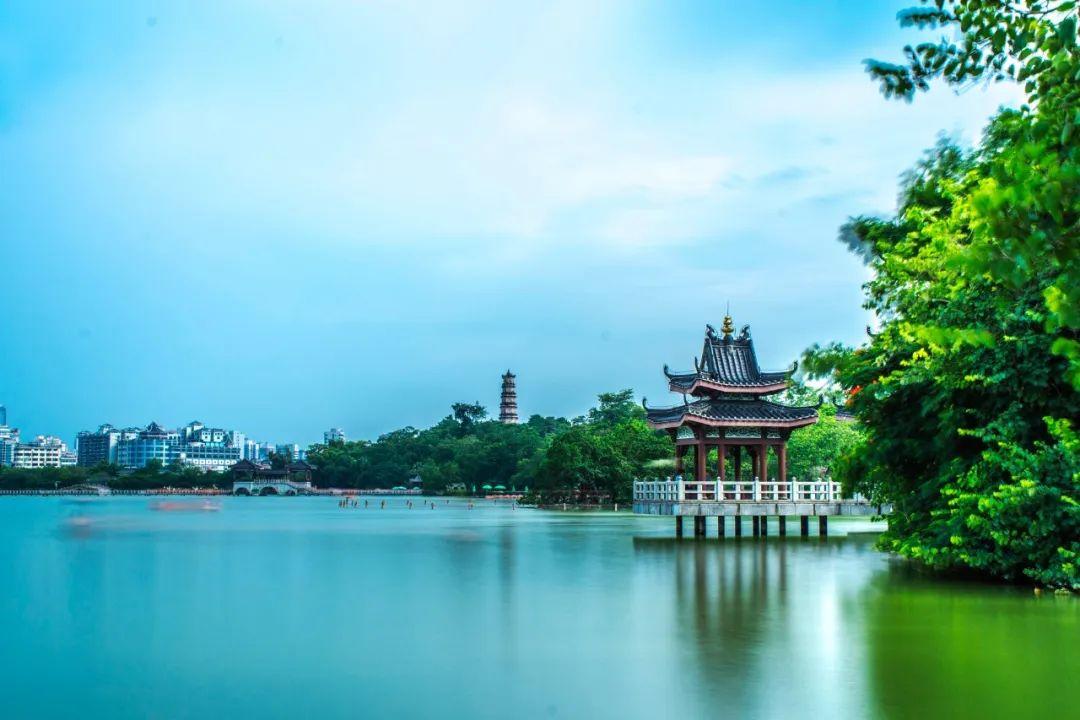 静坐听雨，卧听蝉鸣（12首大暑经典诗词）