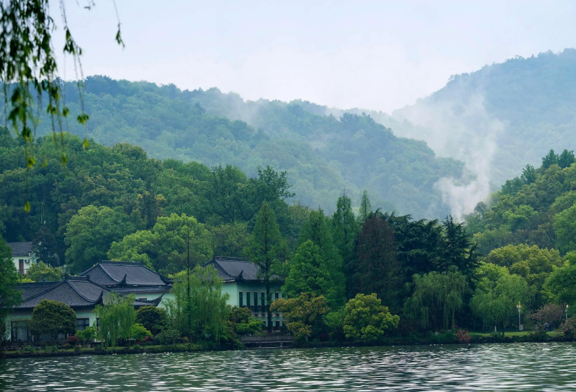 夏日唯美古诗大全（12首有关夏日的诗词）