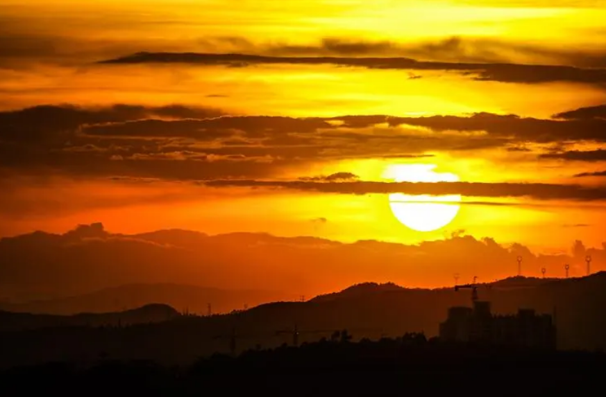 夕阳经典诗词大全（有关夕阳的唯美诗词）