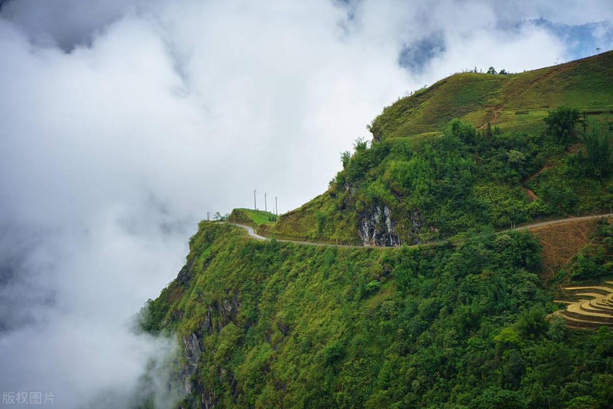 山行古诗词鉴赏（十二首经典山行诗词）