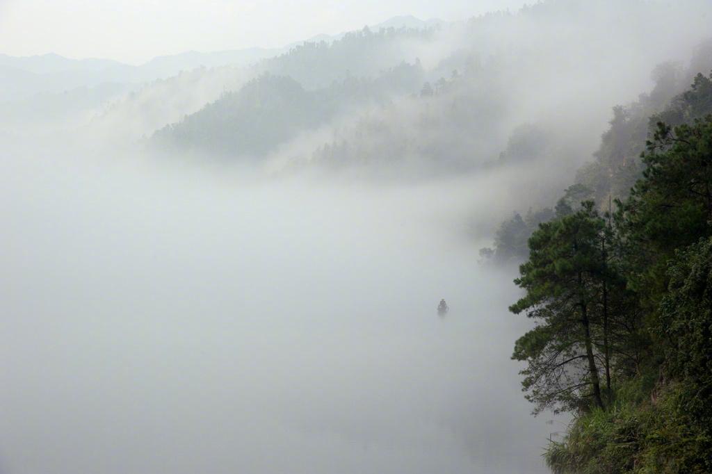 山水经典古诗大全（九首描写山水的古诗词）