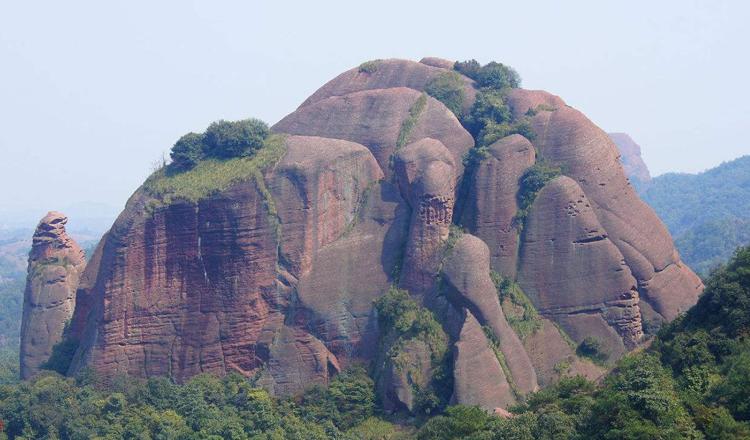 家乡的美景初中作文（《大自然的美景》）