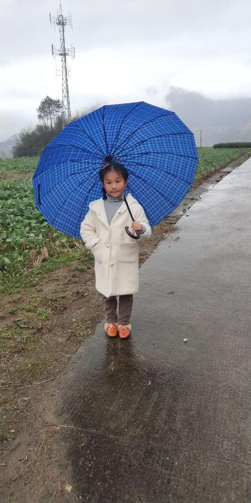 下雨天暖心的文案（雨天暖心）