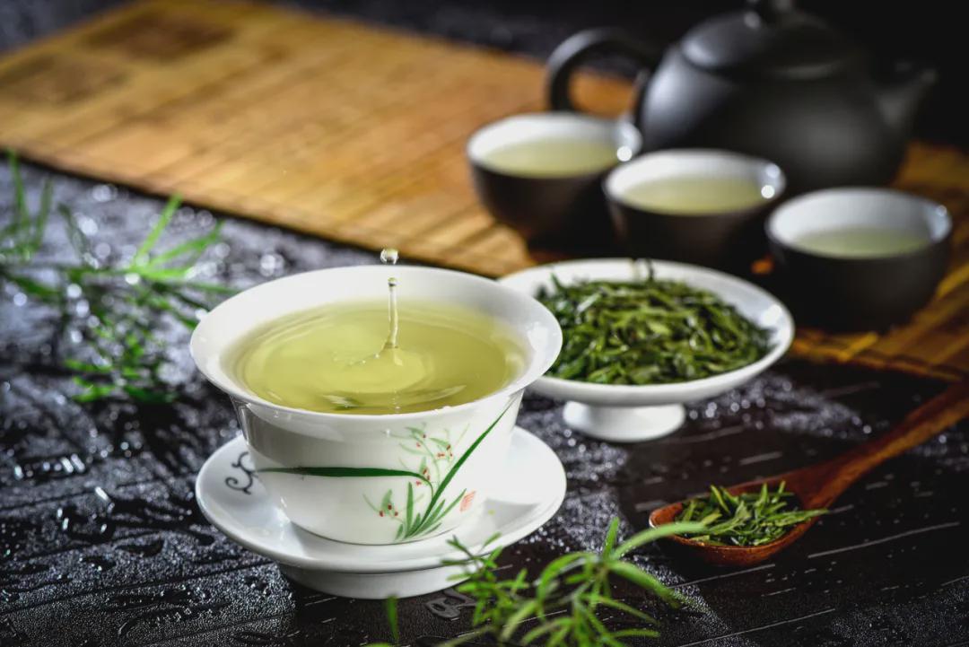 饮茶唯美古诗大全（十首唯美的茶诗）