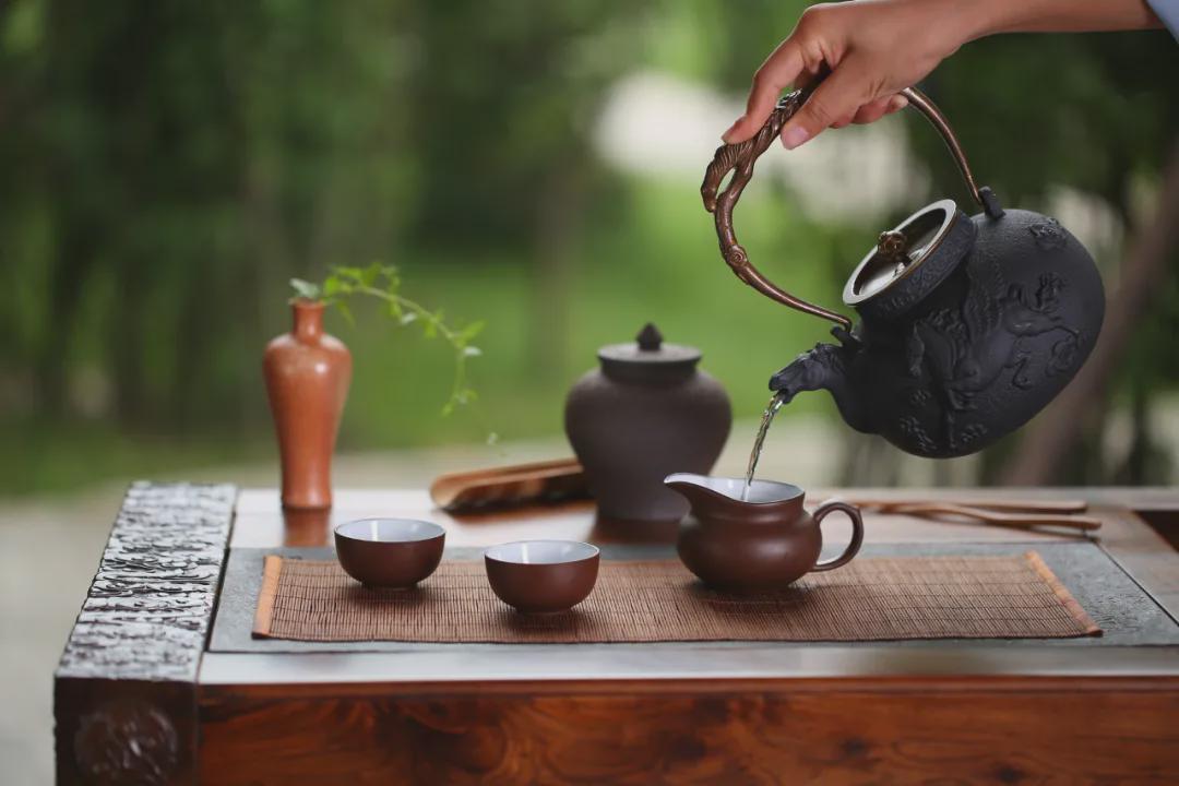 饮茶唯美古诗大全（十首唯美的茶诗）