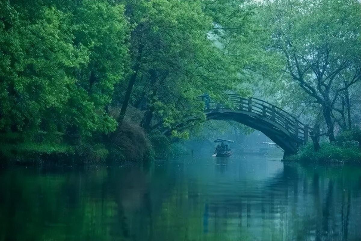 周朴的十五首诗词古句（云和积雪苍山晚，烟伴残阳绿树昏）