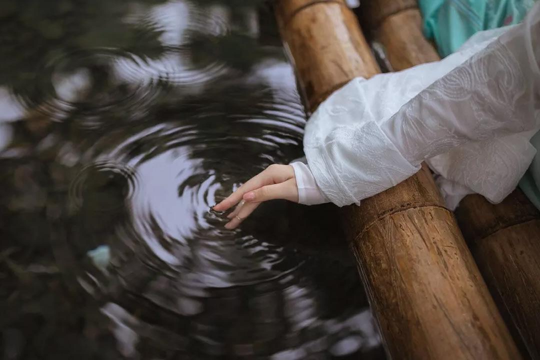 多情诗词古句摘抄（诗人自多情，万物皆成诗）