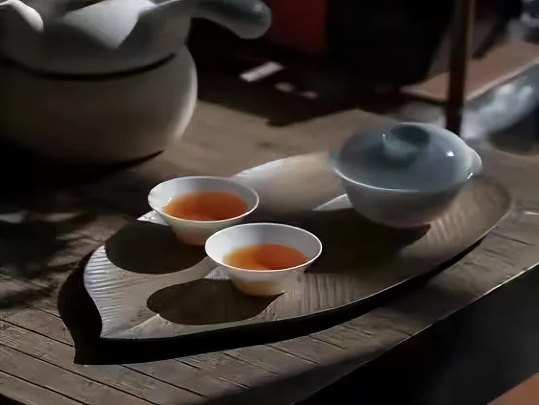 品茶诗词古句摘抄（午枕不成春草梦，落花风静煮茶香）