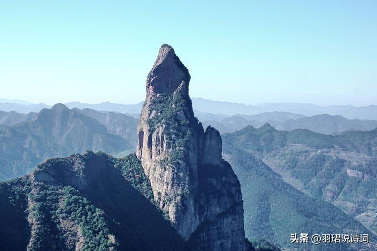  会当凌绝顶，一览众山小（100句唯美山峰古诗词）