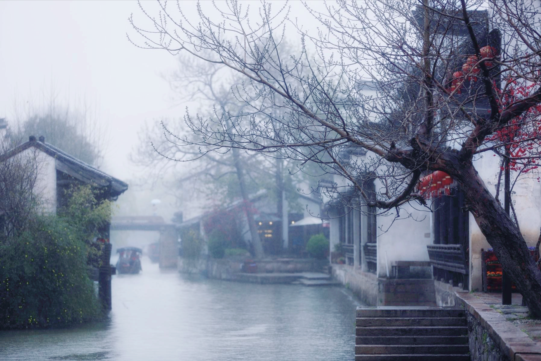 江南景色诗词名句推荐（烟雨朦胧的江南10首诗词）