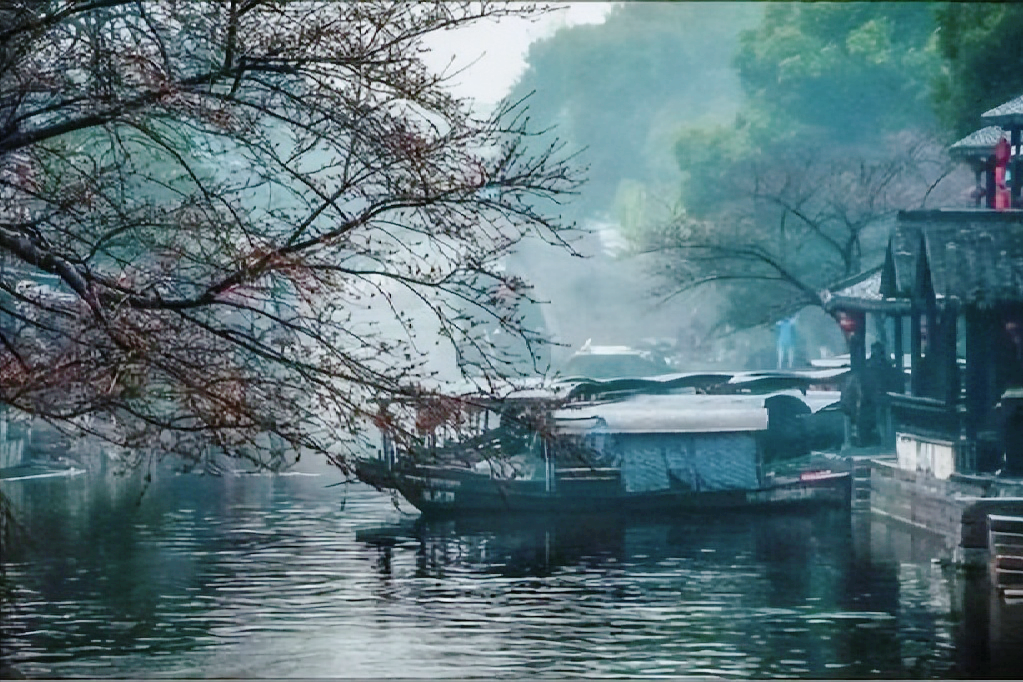 江南景色诗词名句推荐（烟雨朦胧的江南10首诗词）