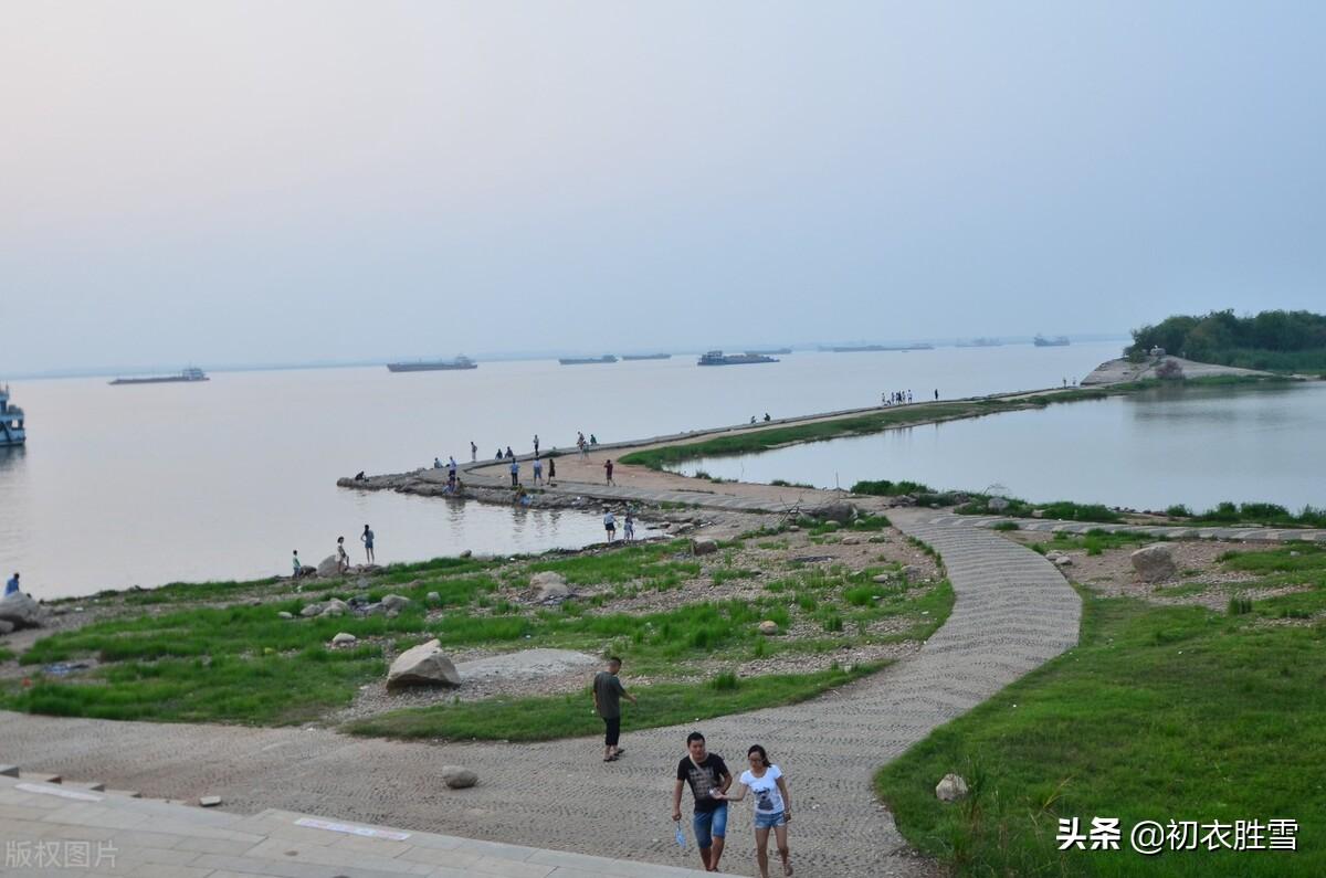 早春春水唯美古诗五首（池色溶溶蓝染水，水色晴来嫩似烟）