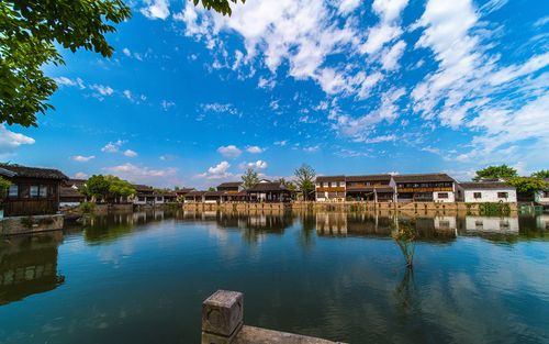 精选夏天的高一作文（《夏天的风景》）