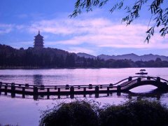 雨的经典诗词有哪些（十首有关雨的优美古诗词）