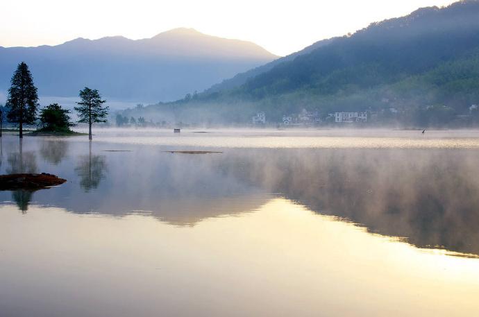 水的诗词名句景色（水的经典古诗词精选）