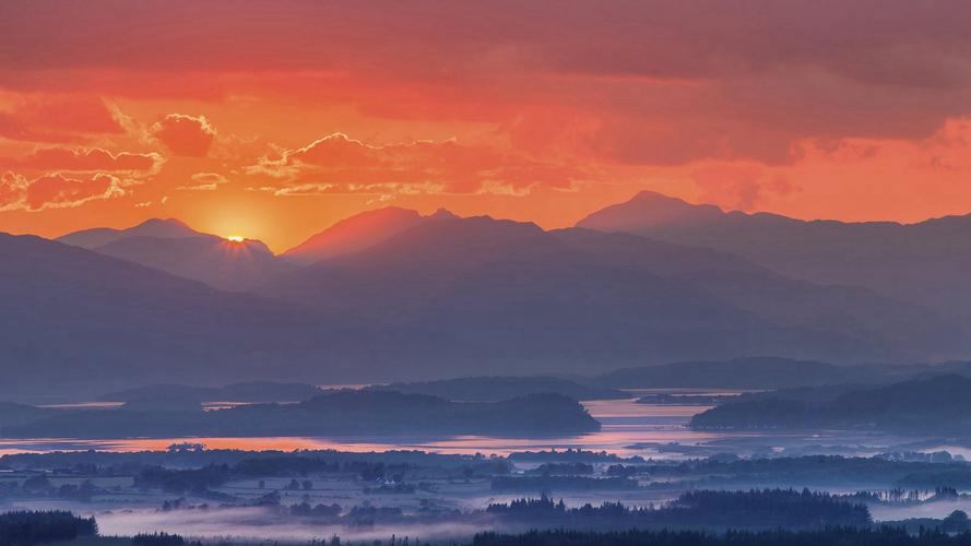 窗外的风景高中作文（《乡村的风景》）