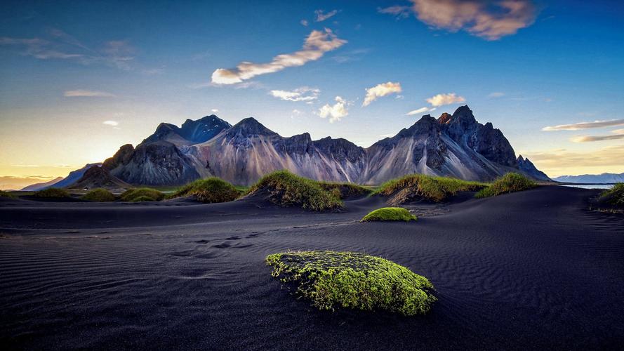 沿途的风景高中作文（《夏天的风景》）