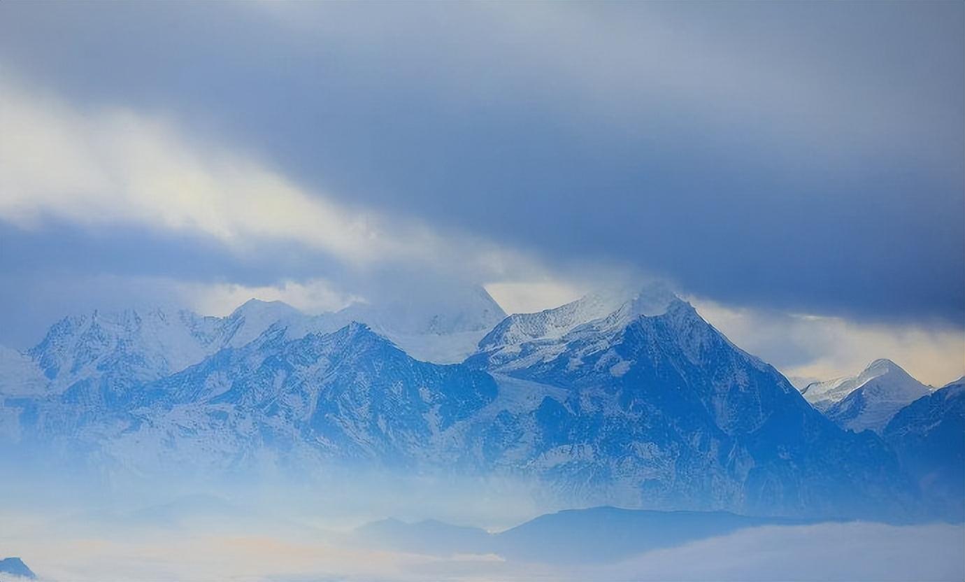 李颀的十首经典古诗（白日登山望烽火，黄昏饮马傍交河）