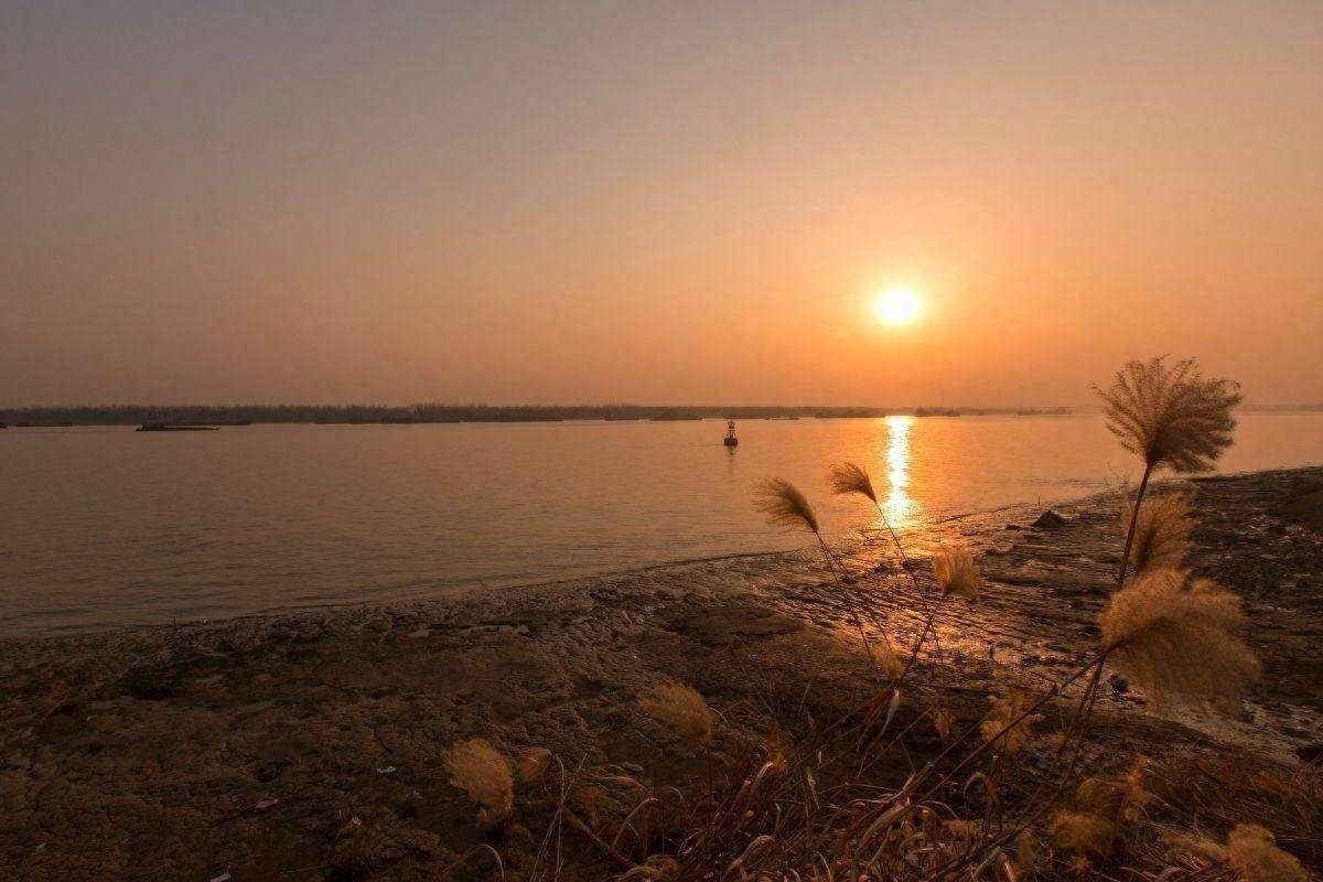 二十首秋江之景的诗词（半村黄叶斜阳里，一片闲云古渡头）