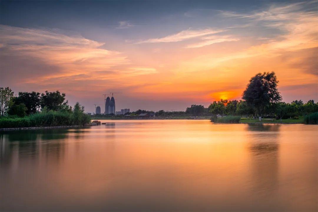 唯美夕阳古诗词赏析（黄云满地堆禾黍，山舍流泉映夕阳）