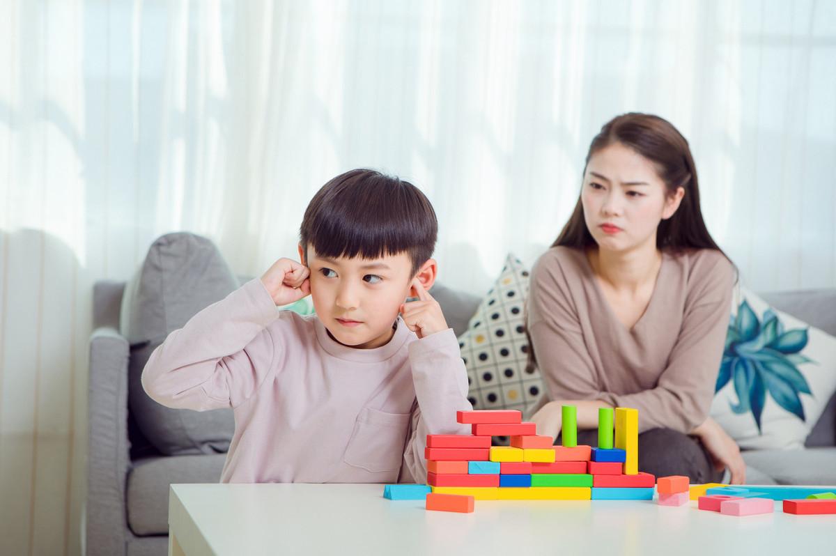 如何教育叛逆期的孩子（教你7招教育叛逆期的孩子）