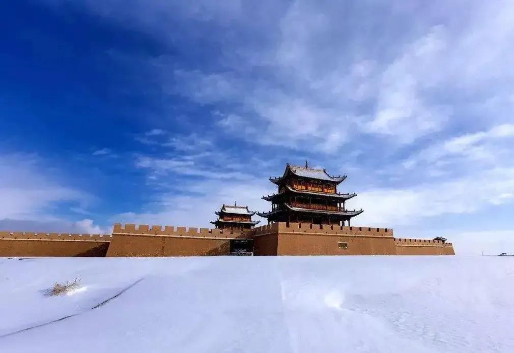 青海长云暗雪山，孤城遥望玉门关（十首绝美边塞雪景诗）