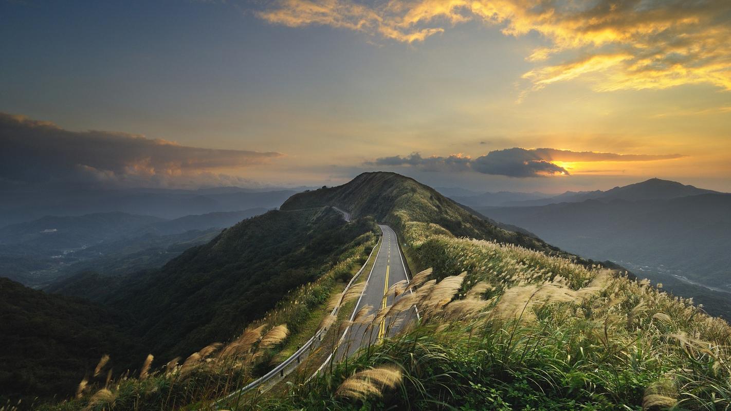 日落的写景高中作文（《春天的写景》）