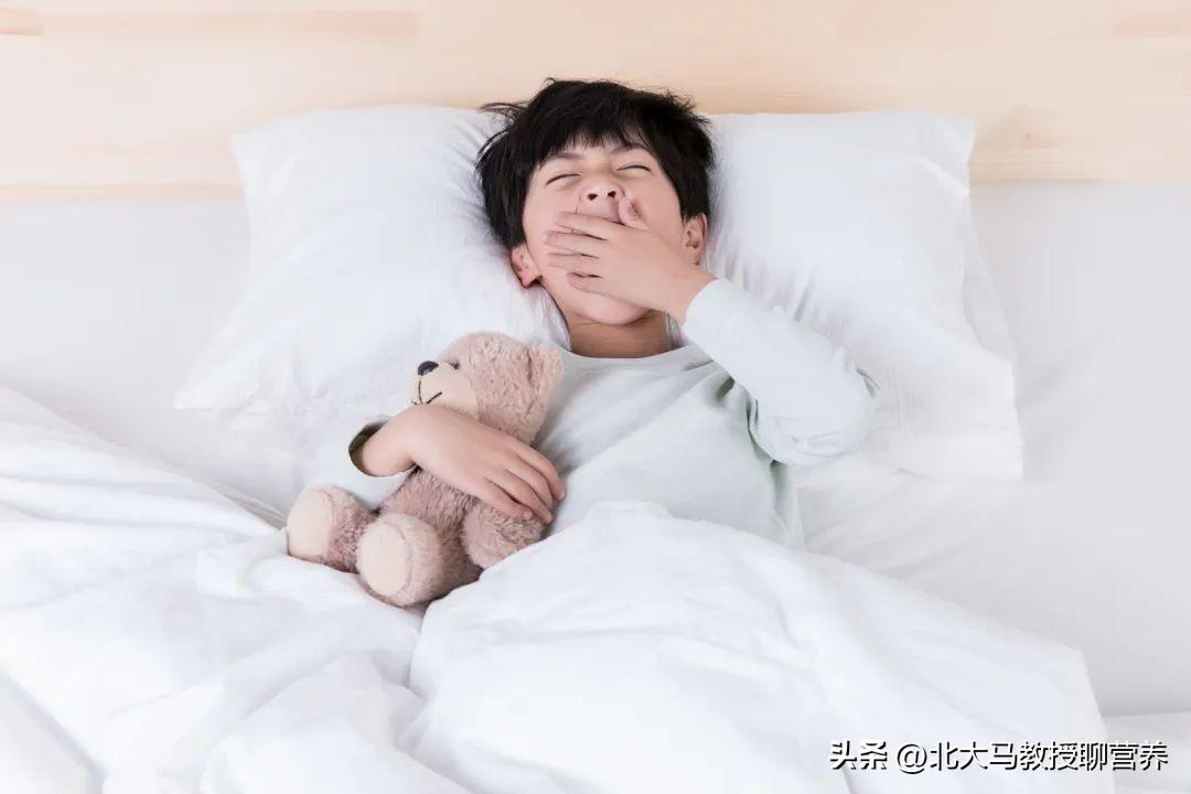 如何培养孩子睡眠的方法（6个方法帮孩子养成按时作息的习惯）