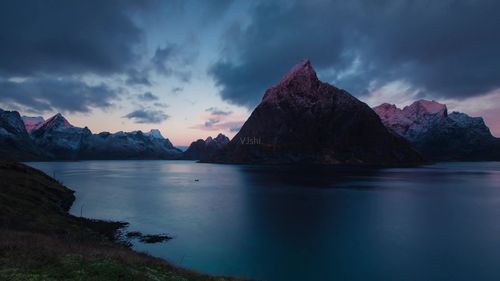 雨天的写景高中作文（《夜晚的写景》）