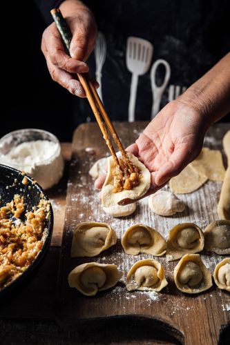 关于包馄饨的作文300（《馄饨的妙处》）