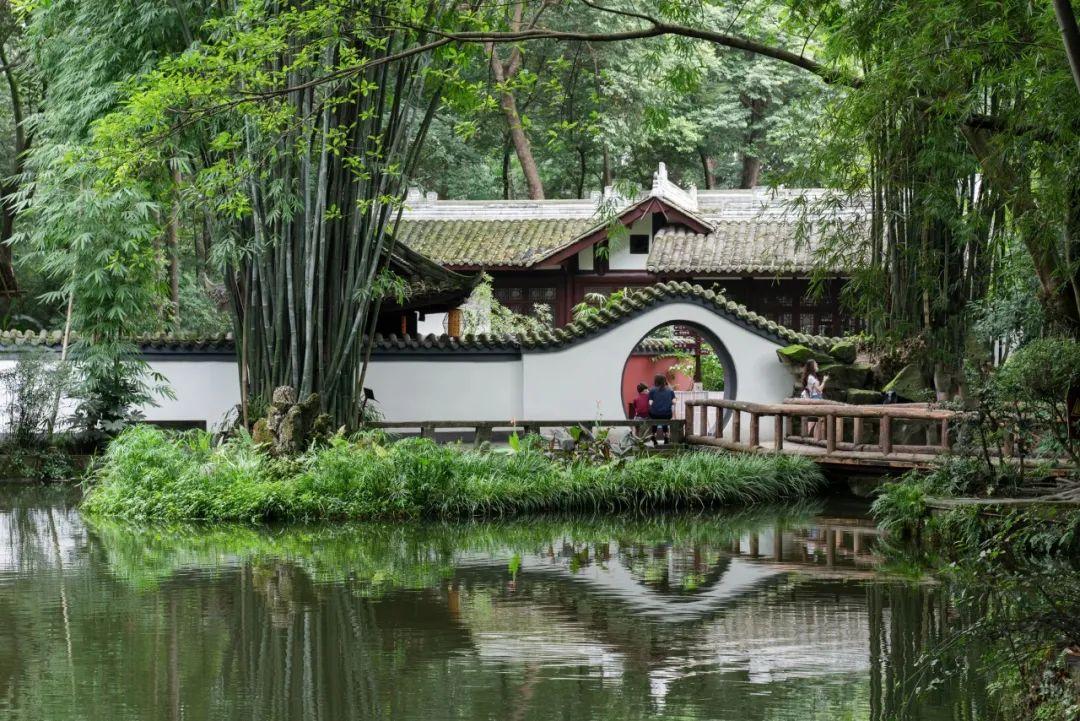 石榴花开，池塘水满（分享10首绝美五月诗词）