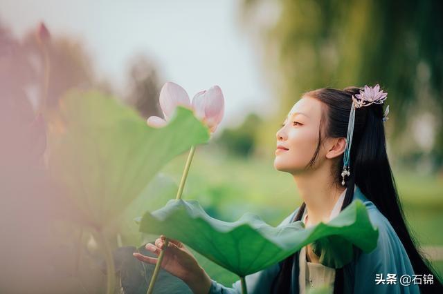 时光流逝如水，而我慢候归期（七首思念诗词唯美）