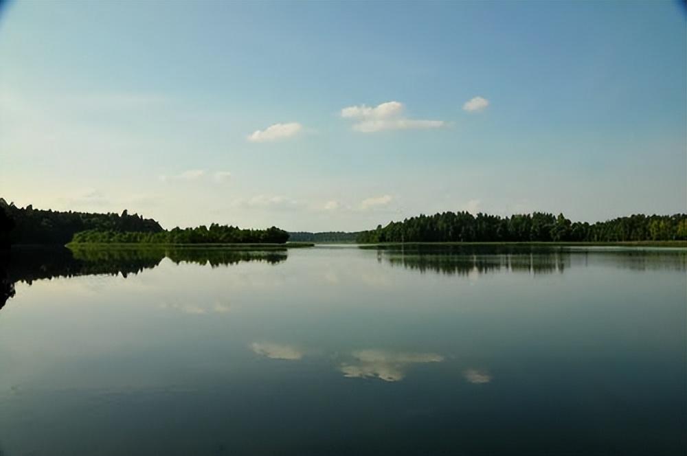 吴廷翰的十首经典诗词（浪迹归来百万湖，满湖风景弄清娱）