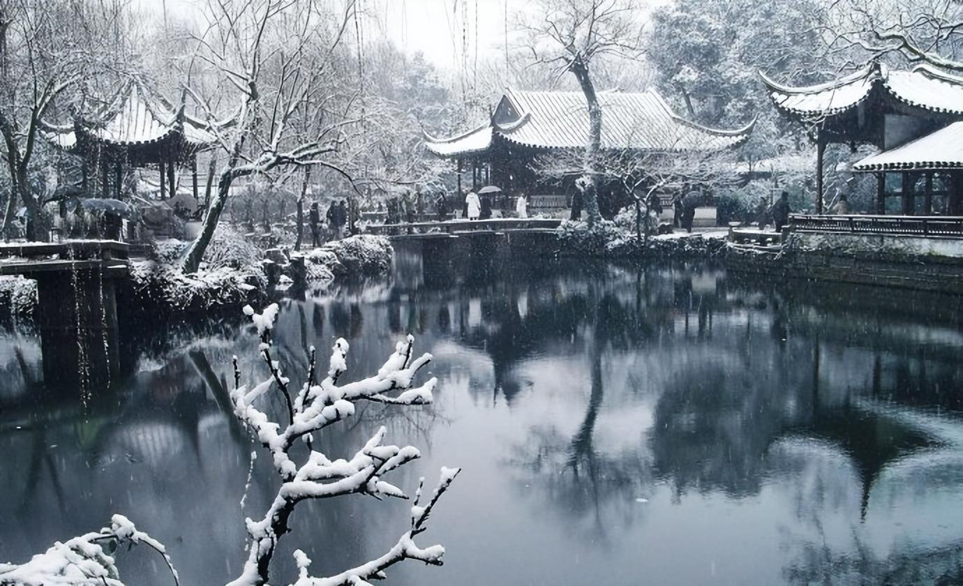 薛时雨的十首经典诗词（一幅云蓝一叶舟，隔江山色镜中收）