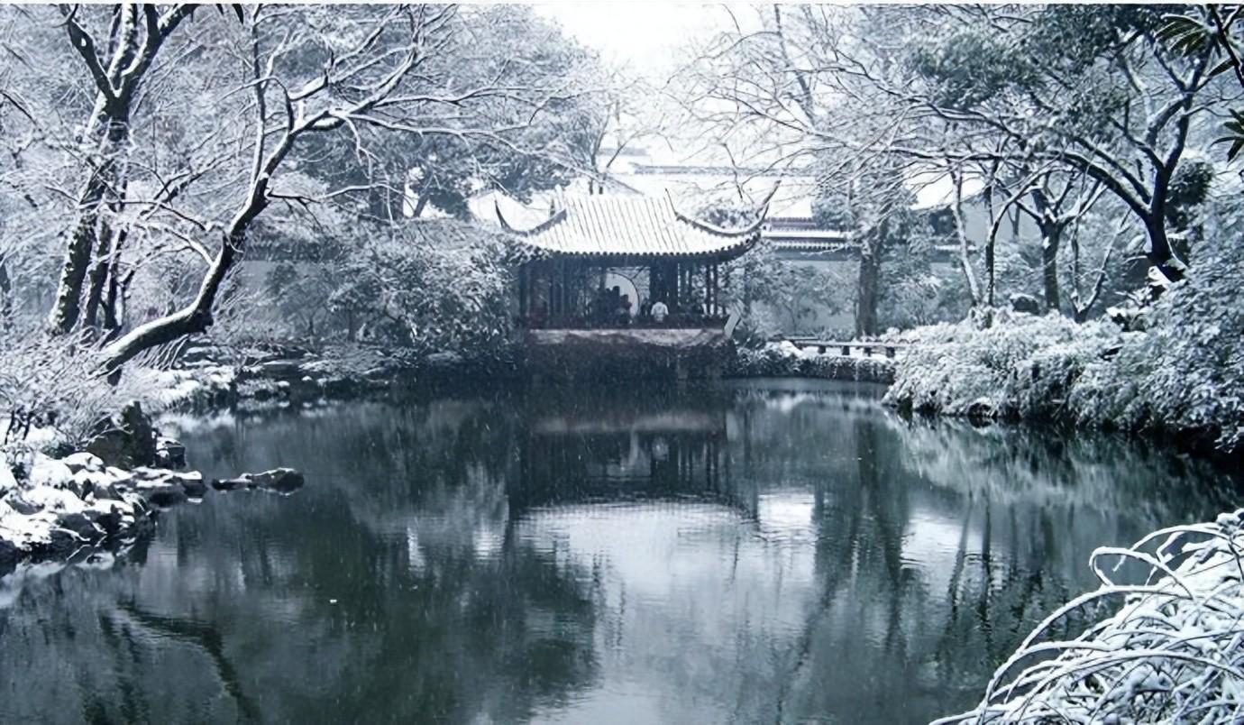 薛时雨的十首经典诗词（一幅云蓝一叶舟，隔江山色镜中收）