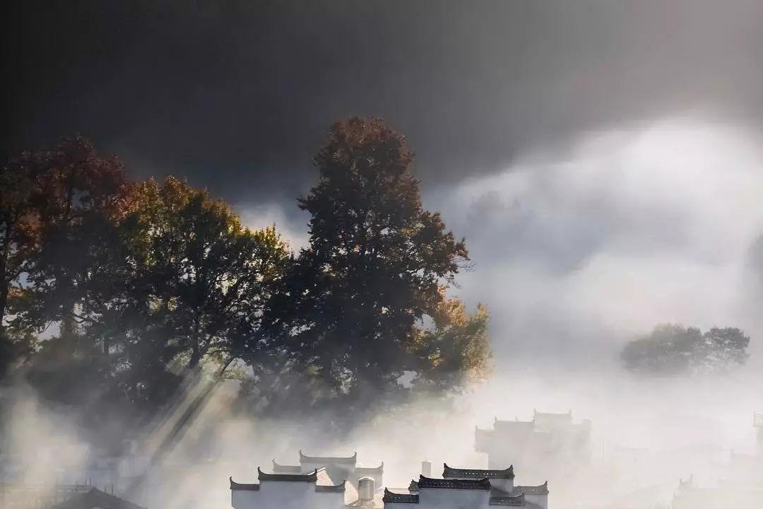 羽衣常带烟霞色，不惹人间桃李花（10首道教神仙诗词经典）