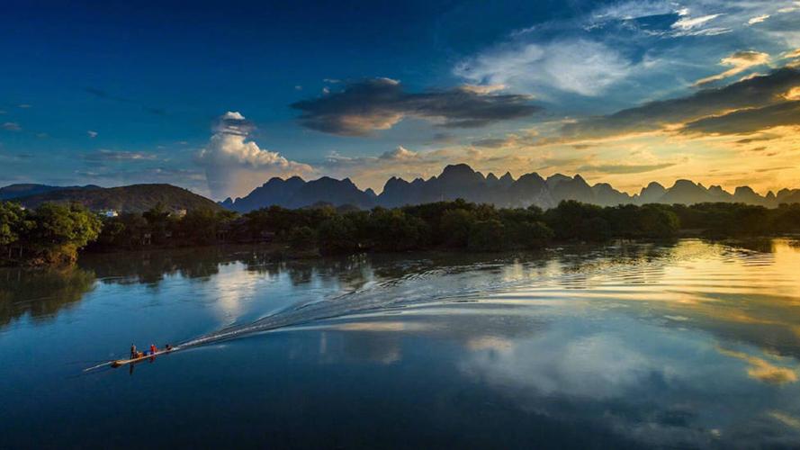 冬天的美景高中作文（《夏天的美景》）