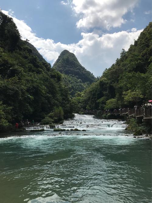 有关这边风景独好的作文题目（《这边风景独好》）