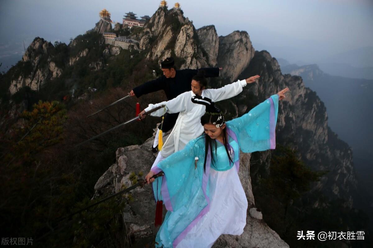 中元节四首经典诗词（江南水寺中元夜，中元朝拜上清回）