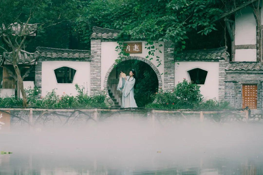 一慢一静一闲心，一山一水一浮生（6首静心诗词推荐）