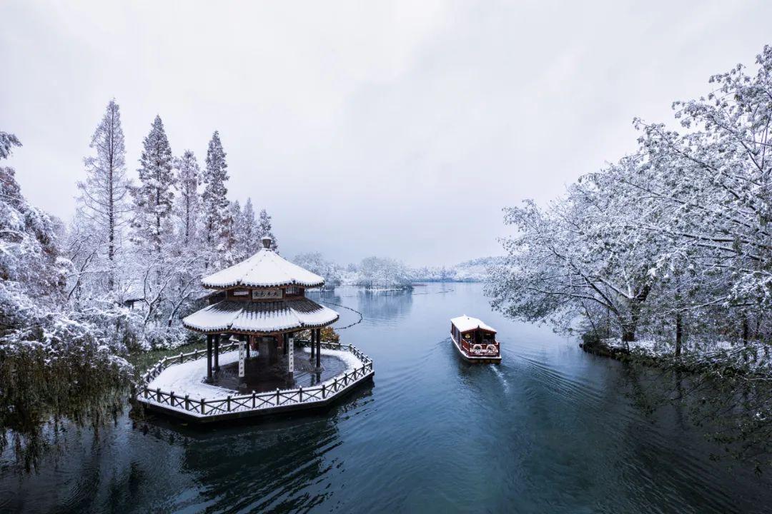 踏雪寻梅，寒夜煮茶（冬日优美的10个古诗词）