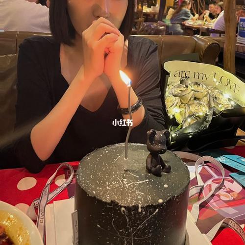 祝自己生日快乐的长句说说（让自己的生日更加唯美动人）