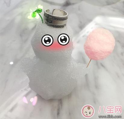 外面下着雪心情说说（银装素裹，雪中的心情）