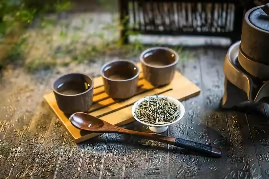 优美品茶古诗二十首（闲中一盏建溪茶，香嫩雨前芽）