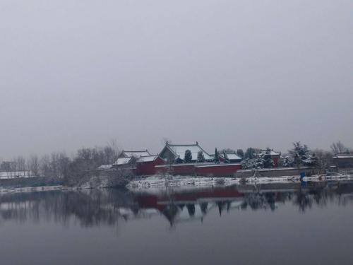 写冬景色的诗句（冬日的诗意——唯美诗句浅析）